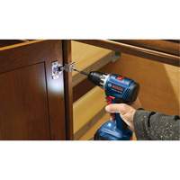 Robert Bosch GSR18V-400B22 Trousse perceuse-visseuse compacte sans balais, Lithium-ion, 18 V, Mandrin 1/2", Couple 400 lb-po