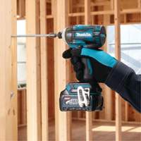 Makita TD004GZ Tournevis &agrave; chocs 1/4" sans balai XGT (outil seulement), 1/4", 2040 lb-po Couple max., 40 V, Lithium-ion