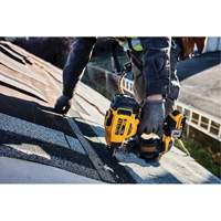 DEWALT DCN45RNB Cloueuse &agrave; toiture sans fil &agrave; rouleau de 15°, 20 V, Lithium-ion