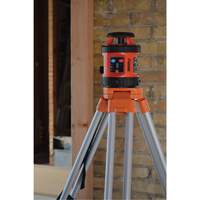 Johnson 99-026K Syst&egrave;me laser rotatif horizontal rouge &agrave; nivellement automatique, 800' (243,84 m), 635 N.m