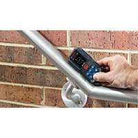 Bosch GLM165-27C T&eacute;l&eacute;m&egrave;tre laser rouge connect&eacute; BLAZE, 0.0' - 165' (0.0 m - 50,2 m) Gamme de mesure, Num&eacute;rique (&eacute;lectronique)