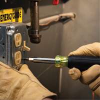 Klein Tools 32500SDKIT Ensemble de tourne-&eacute;crou & tournevis multi-foret 3 mcx, 12-63/100" lo, Prise Coussin&eacute;e