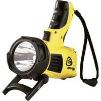 Projecteur style pistolet Waypoint<sup>MD</sup>, DEL, 550 Lumens, Piles C  XD327 | TENAQUIP