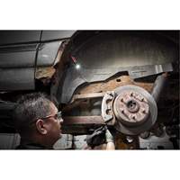 Milwaukee 2011R Lampe de poche de tous les jours avec aimant, DEL, 500 lumens, Piles Rechargeable