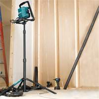 Makita GM00002283 Portable Tripod for LED Floodlight