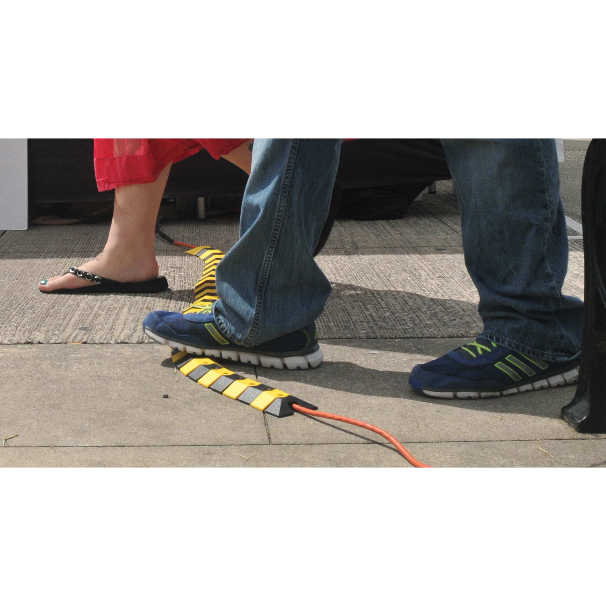 ULTRATECH UltraSidewinder® Cable Protection System Small, 39.5" x 3