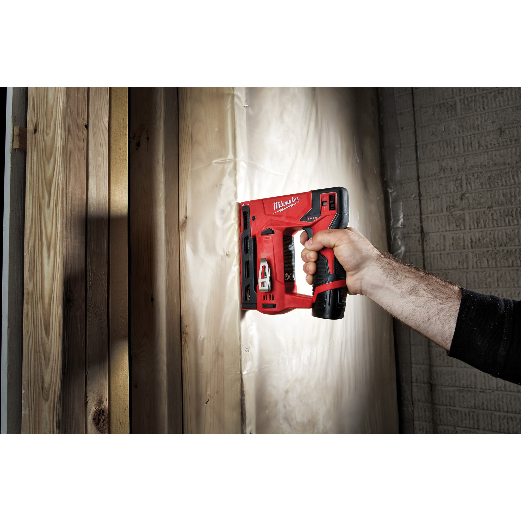 MILWAUKEE M12 Crown Stapler, 1/4" 9/16" Staples TYY030 (244720